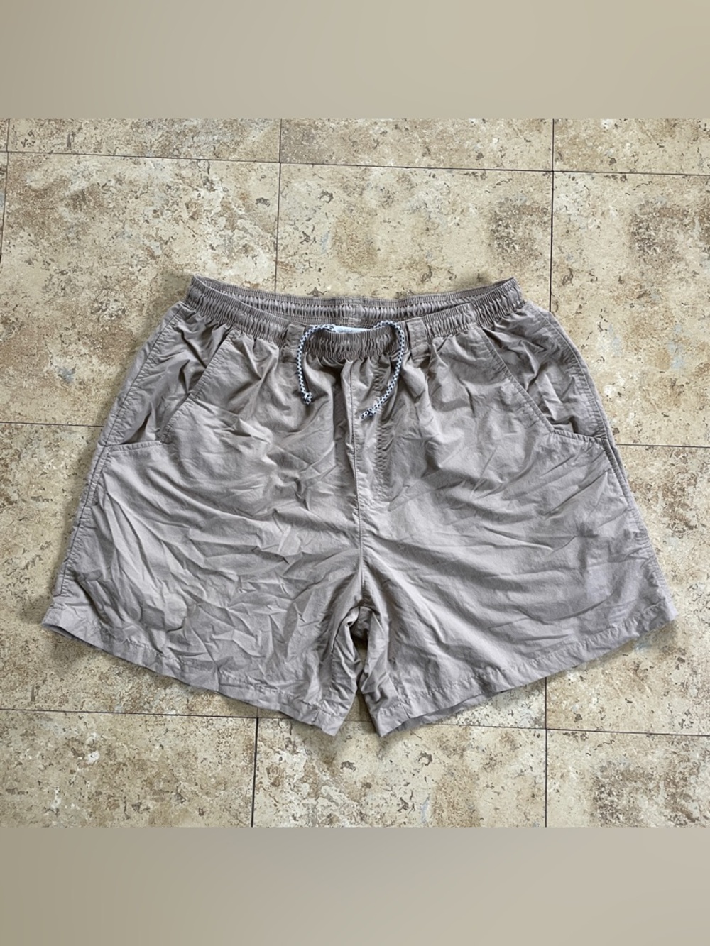 Columbia PFG tan nylon shorts